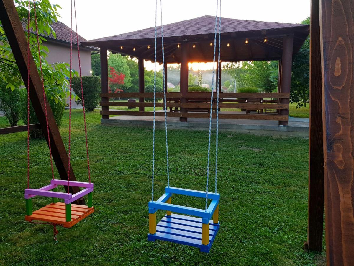 Kuca Za Odmor Rubic Villa Vinkovci Buitenkant foto