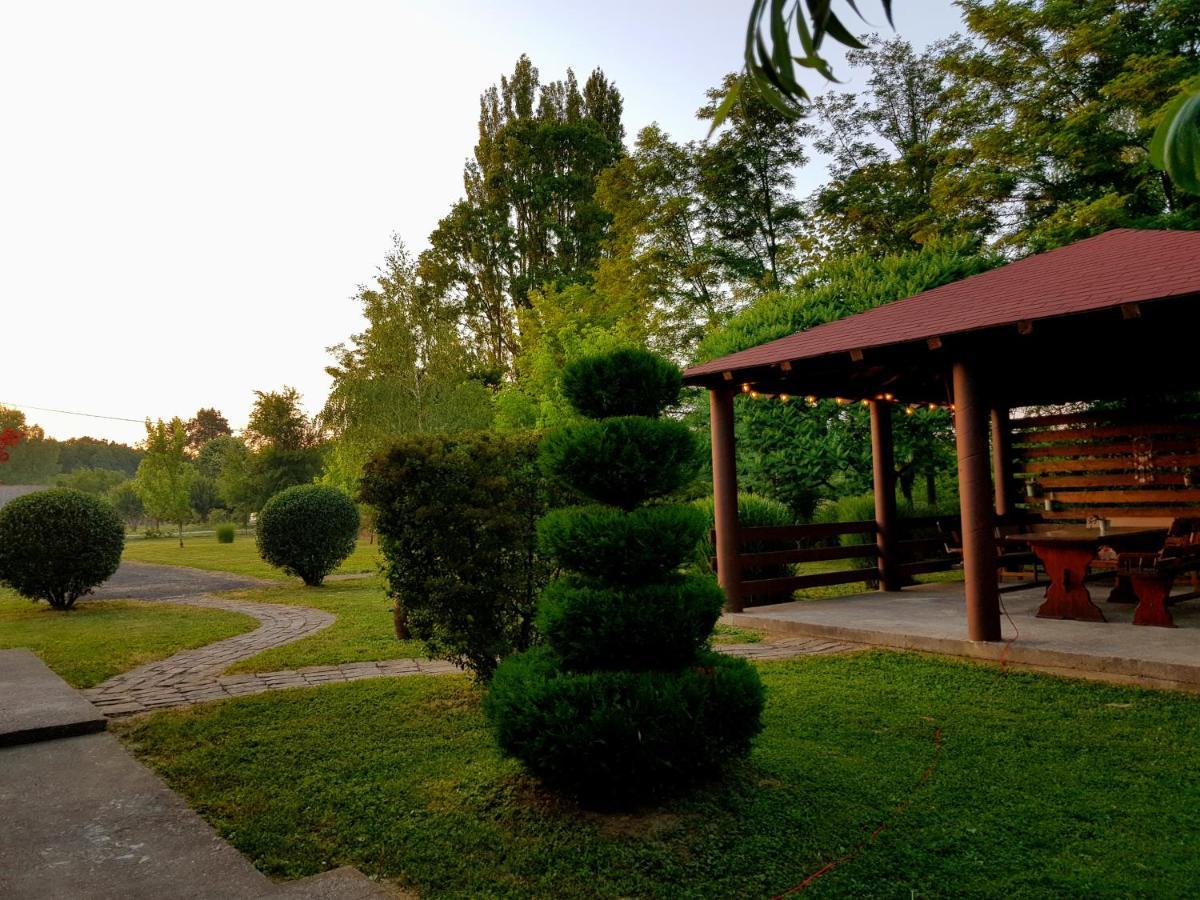 Kuca Za Odmor Rubic Villa Vinkovci Buitenkant foto